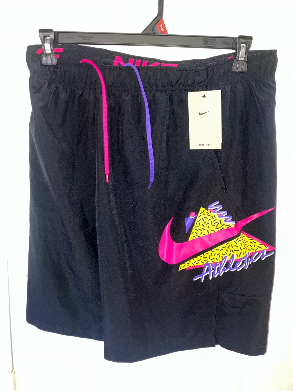 NWT Nike Men’s L Black Athletic Retro Graphic Woven Shorts